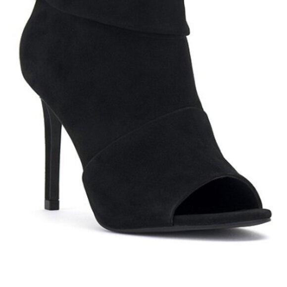 new Vince Camuto Womens ANTAYA Suede Peep Toe Ankle Booties Shoes 259  4M2T - Picture 4 of 9